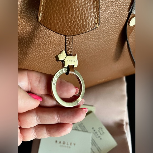 Radley London NWT Leather Shoulder Bag & Dust Bag Lg Abington Road Tan - Picture 11 of 16